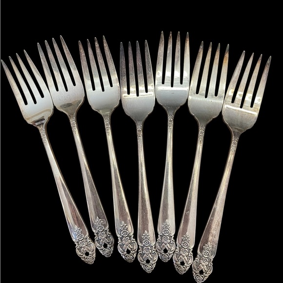 Set of Oneida Prestige 1951 Distinction Flatware. 28 pcs 7 place settings. - Picture 4 of 6
